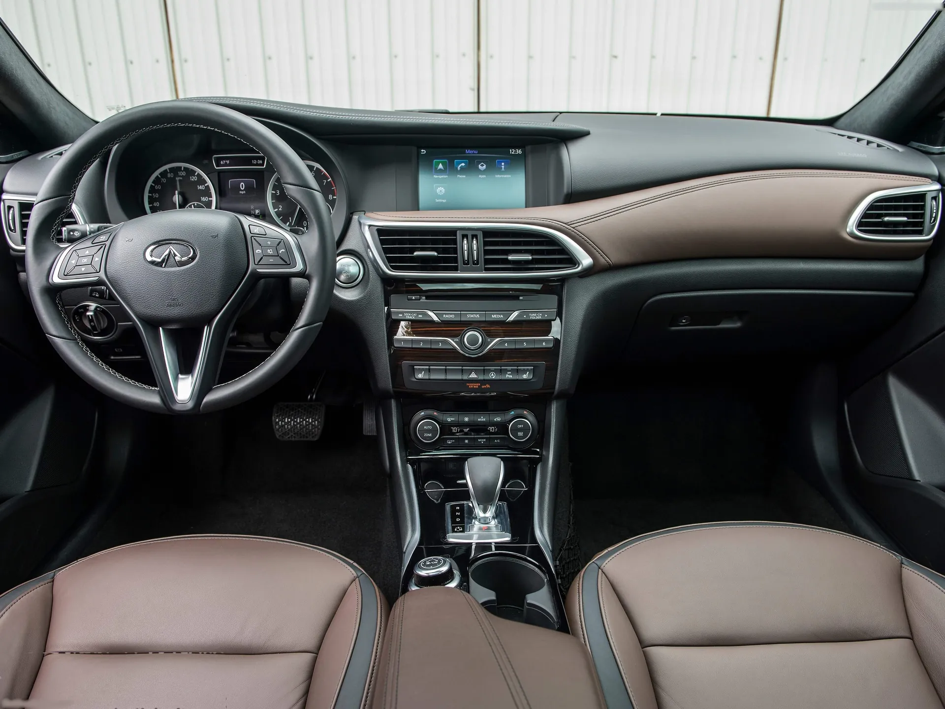 Infiniti QX30 (2017) – interiér