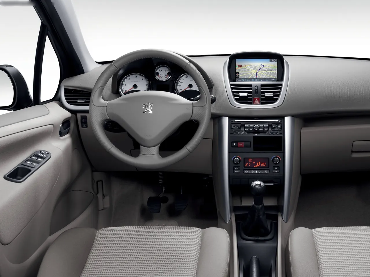 Peugeot 207 (2010) – interiér