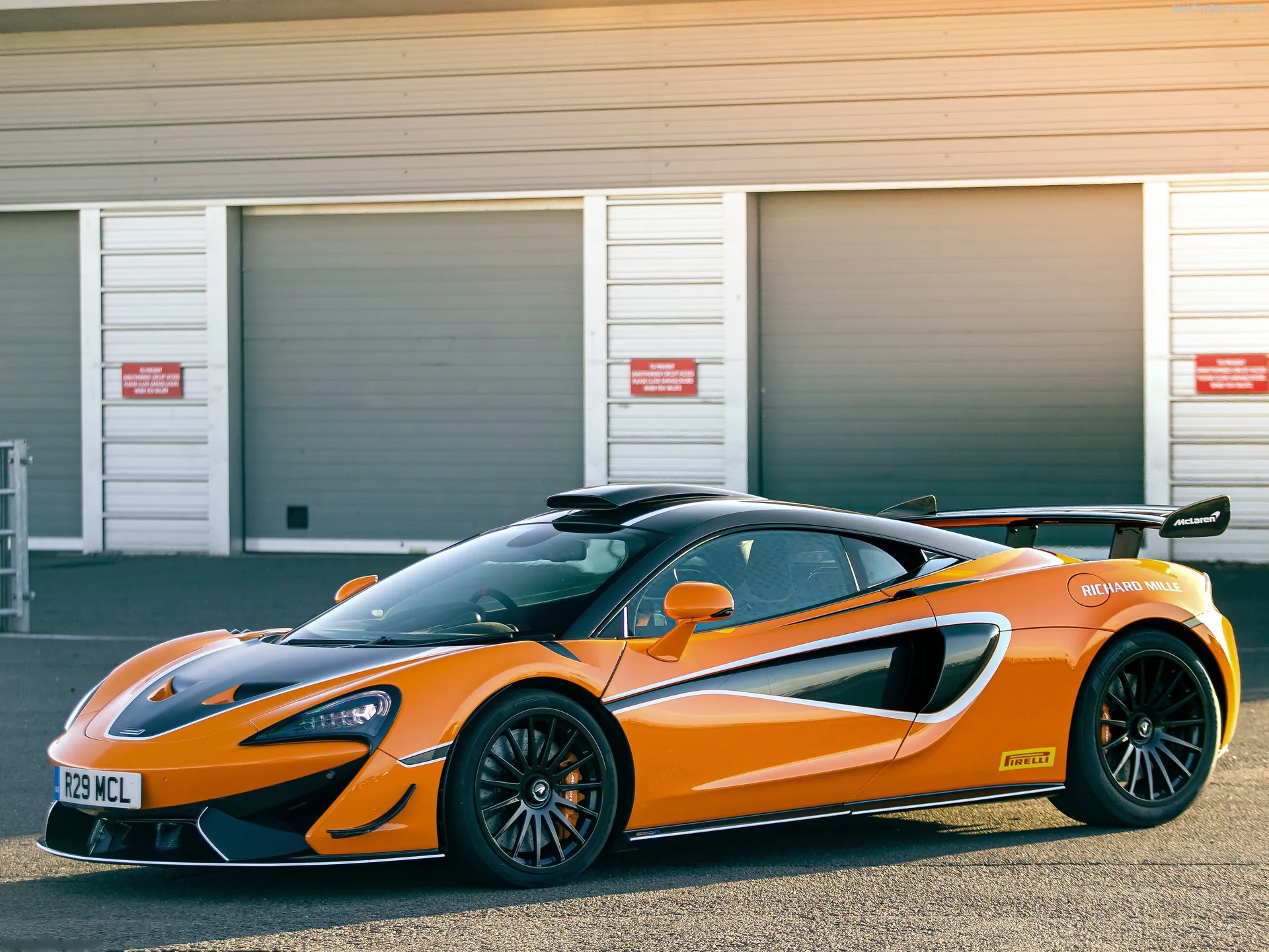 McLaren 620R (2020)