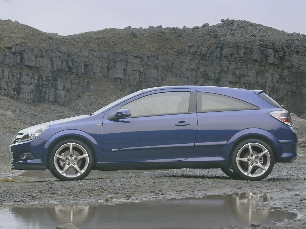 Vauxhall Astra Sport Hatch (2005) – boční profil