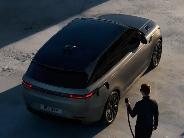 Land Rover Range Rover Sport Electric (2027)
