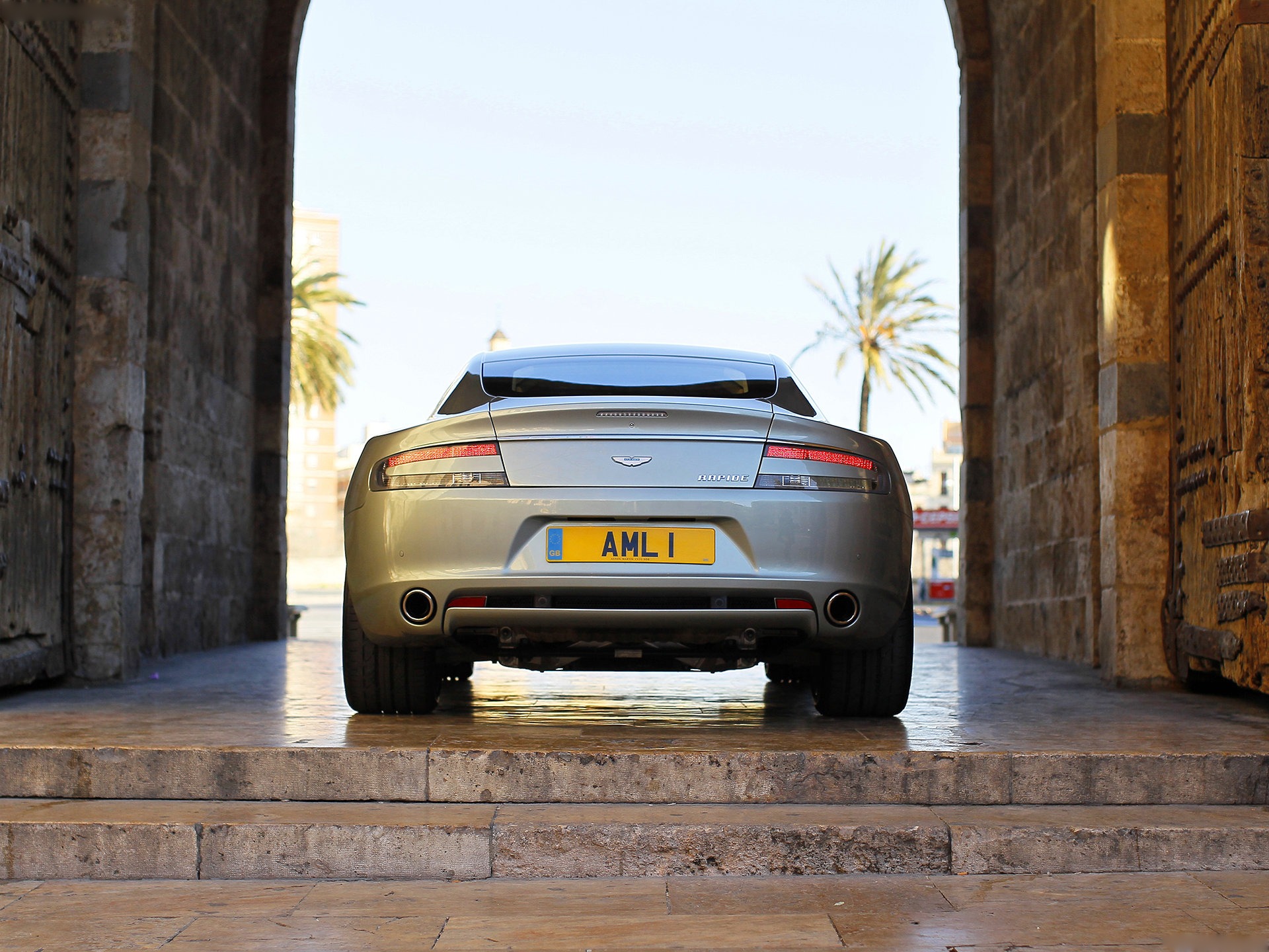 Aston Martin Rapide (2010) – zezadu