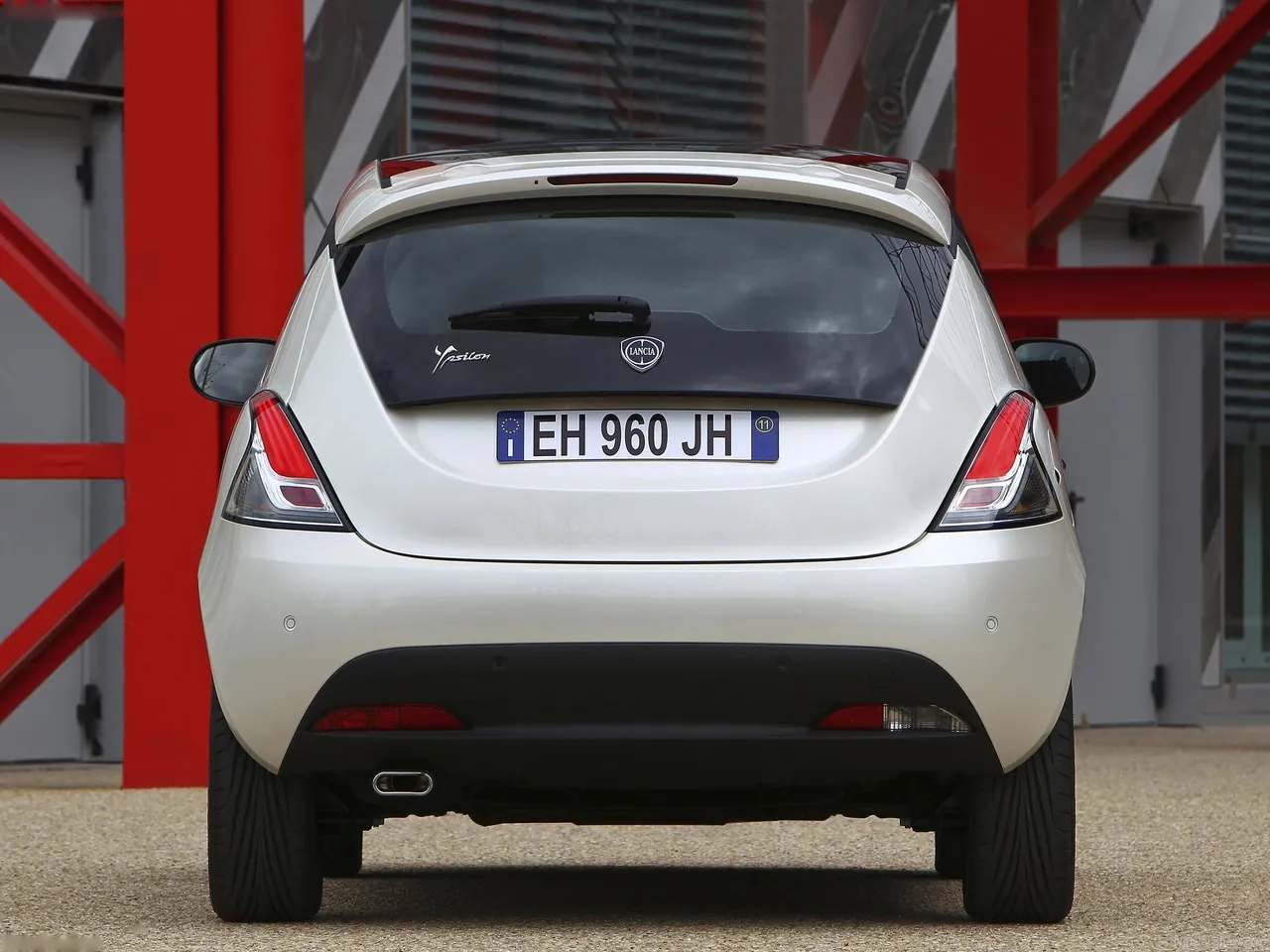 Lancia Ypsilon (2012) – zezadu