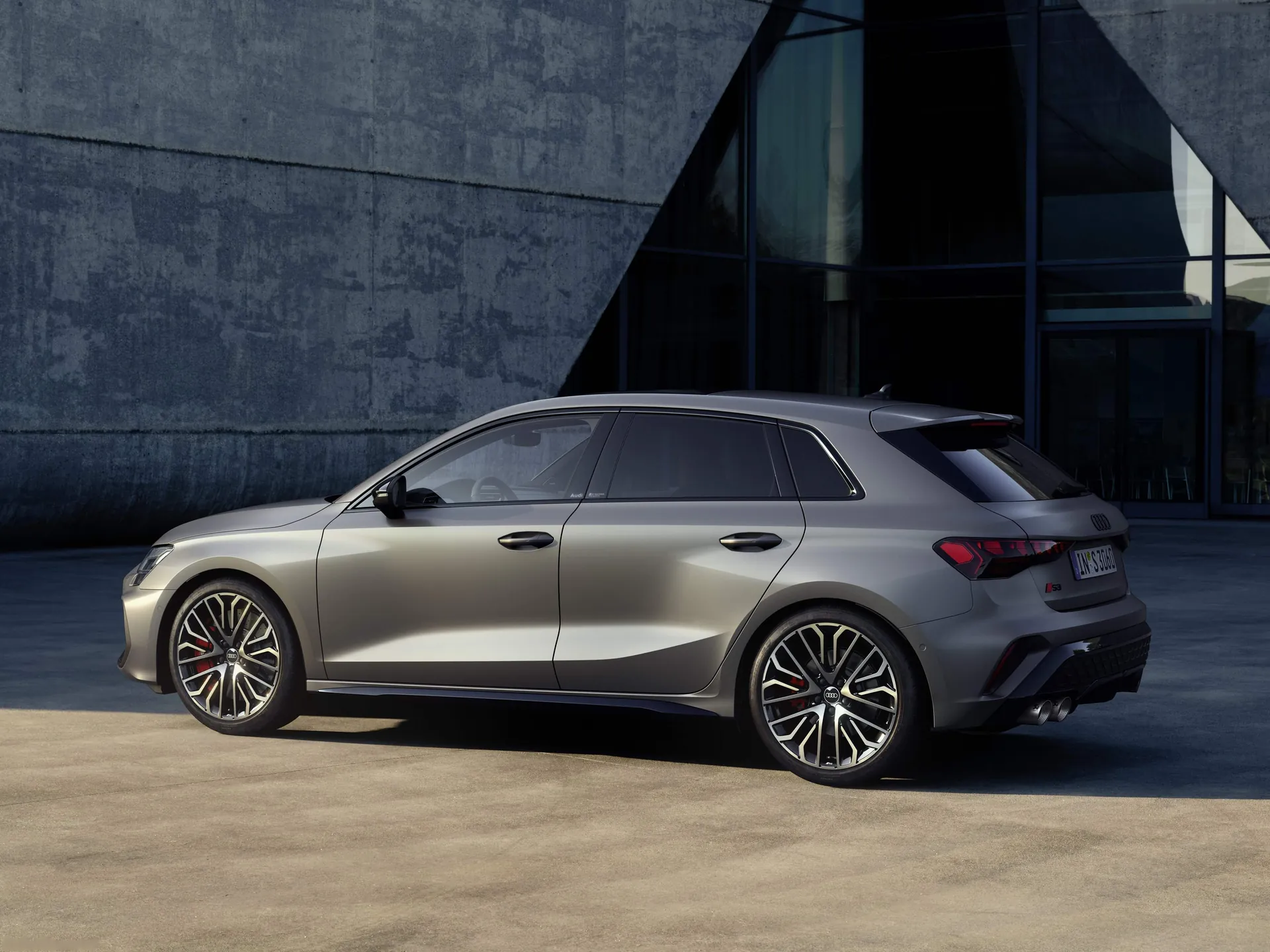 Audi S3 Sportback (2025) – zadní tříčtvrteční pohled