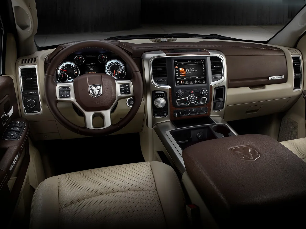 Ram 1500 (2013) – interiér