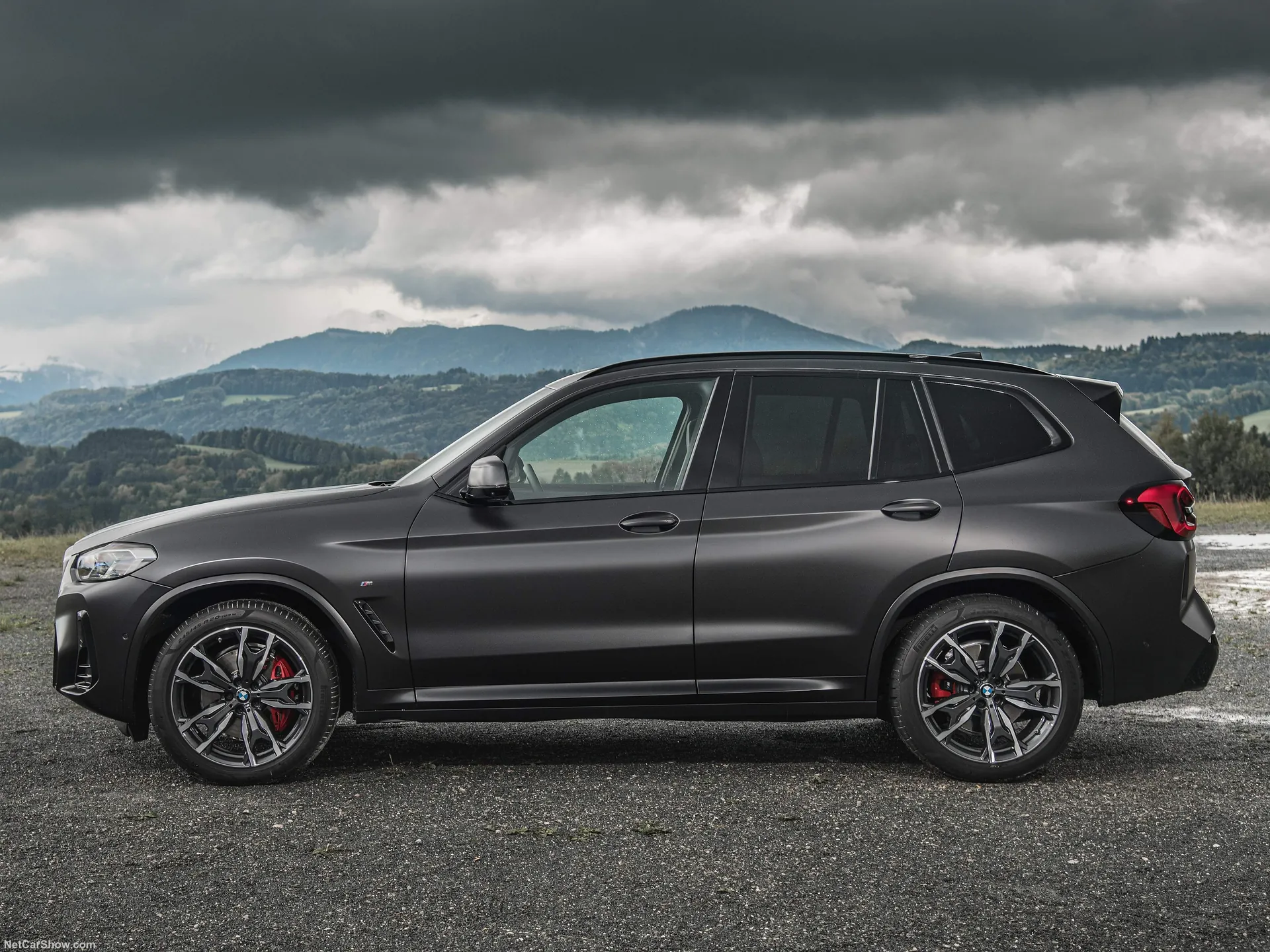 BMW X3 (2022) – boční profil