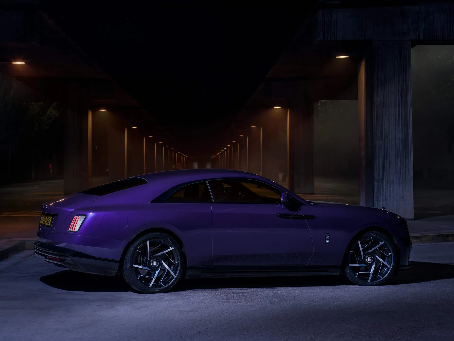 Rolls-Royce Spectre Black Badge (2026) – zadní pohled