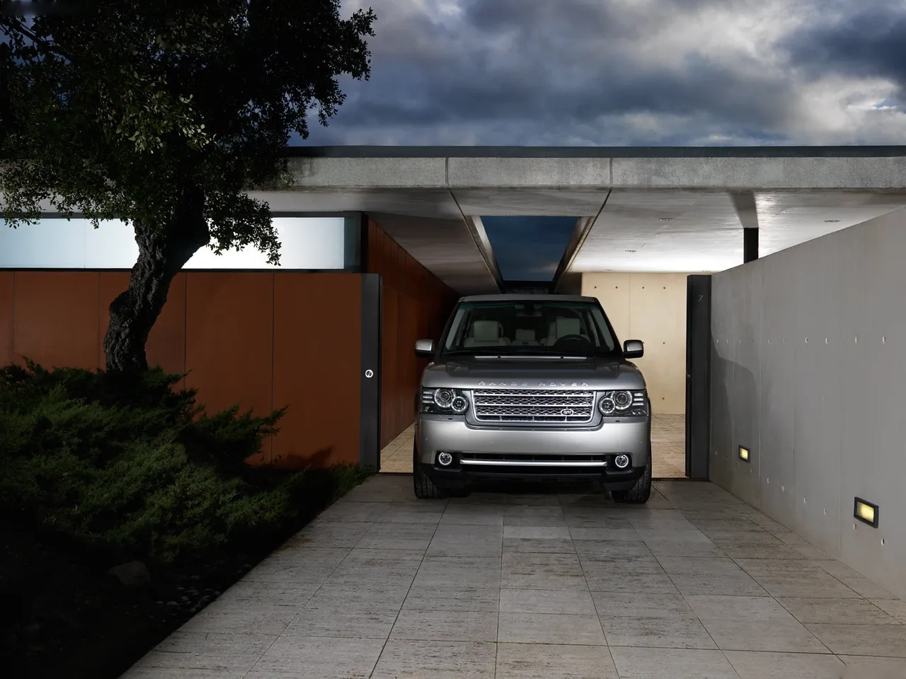 Land Rover Range Rover (2010) - Front