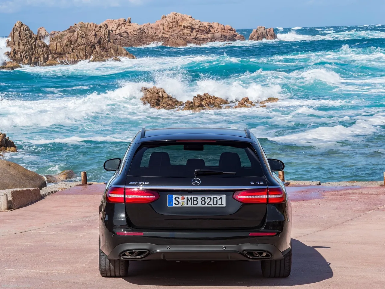 Mercedes-Benz E43 AMG 4Matic Estate (2017) – zezadu