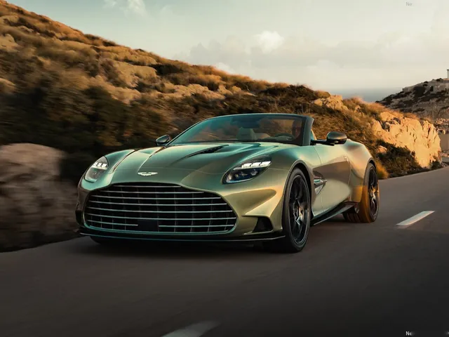 Aston Martin Vanquish Volante (2026)