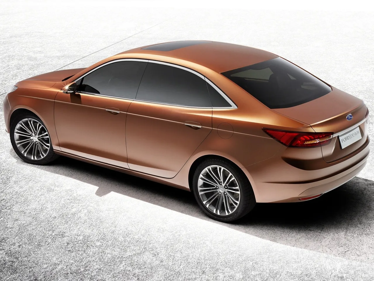 Ford Escort Concept (2013) – zadní tříčtvrteční pohled
