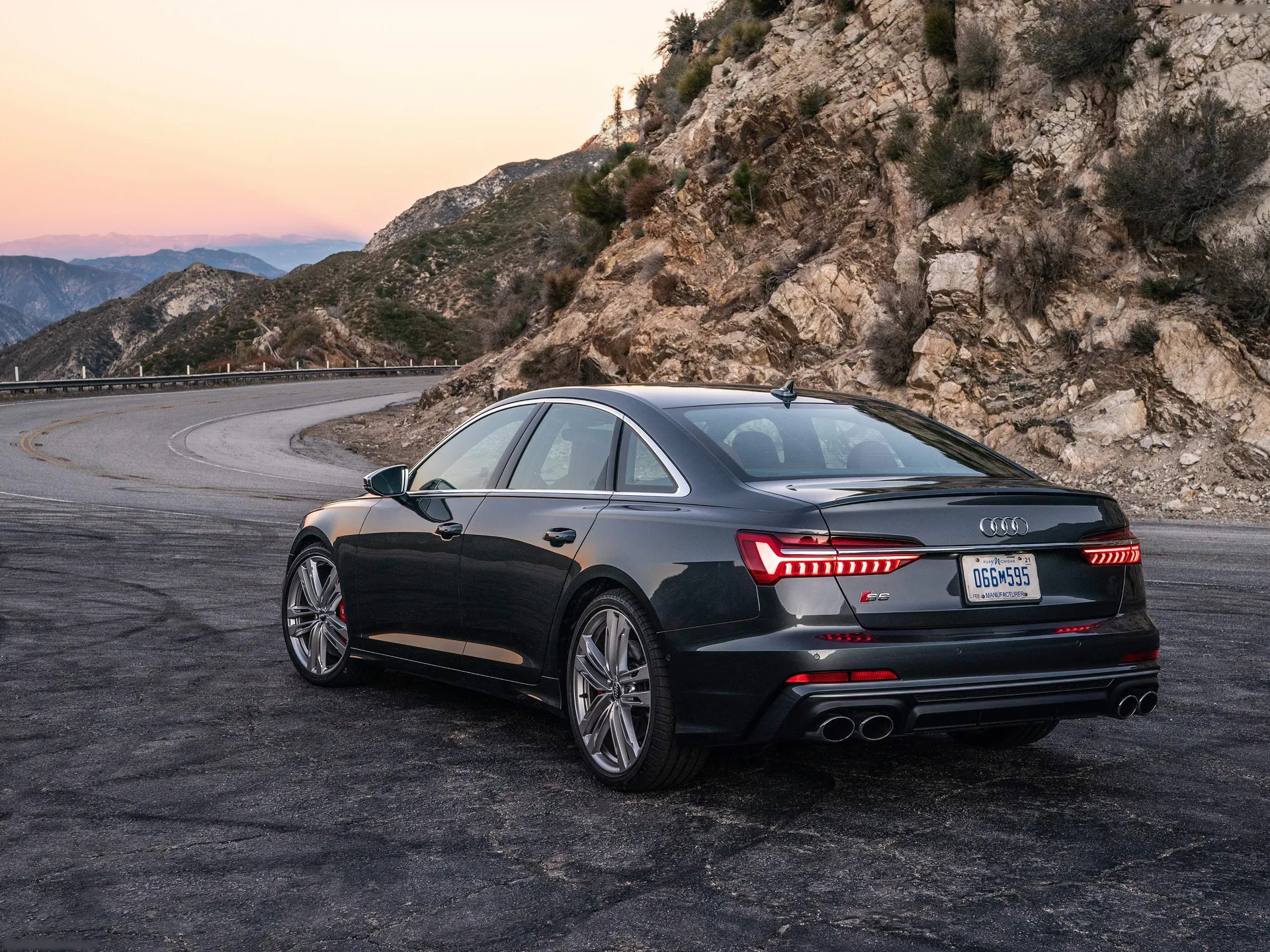 Audi S6 [US] (2020) – zadní tříčtvrteční pohled