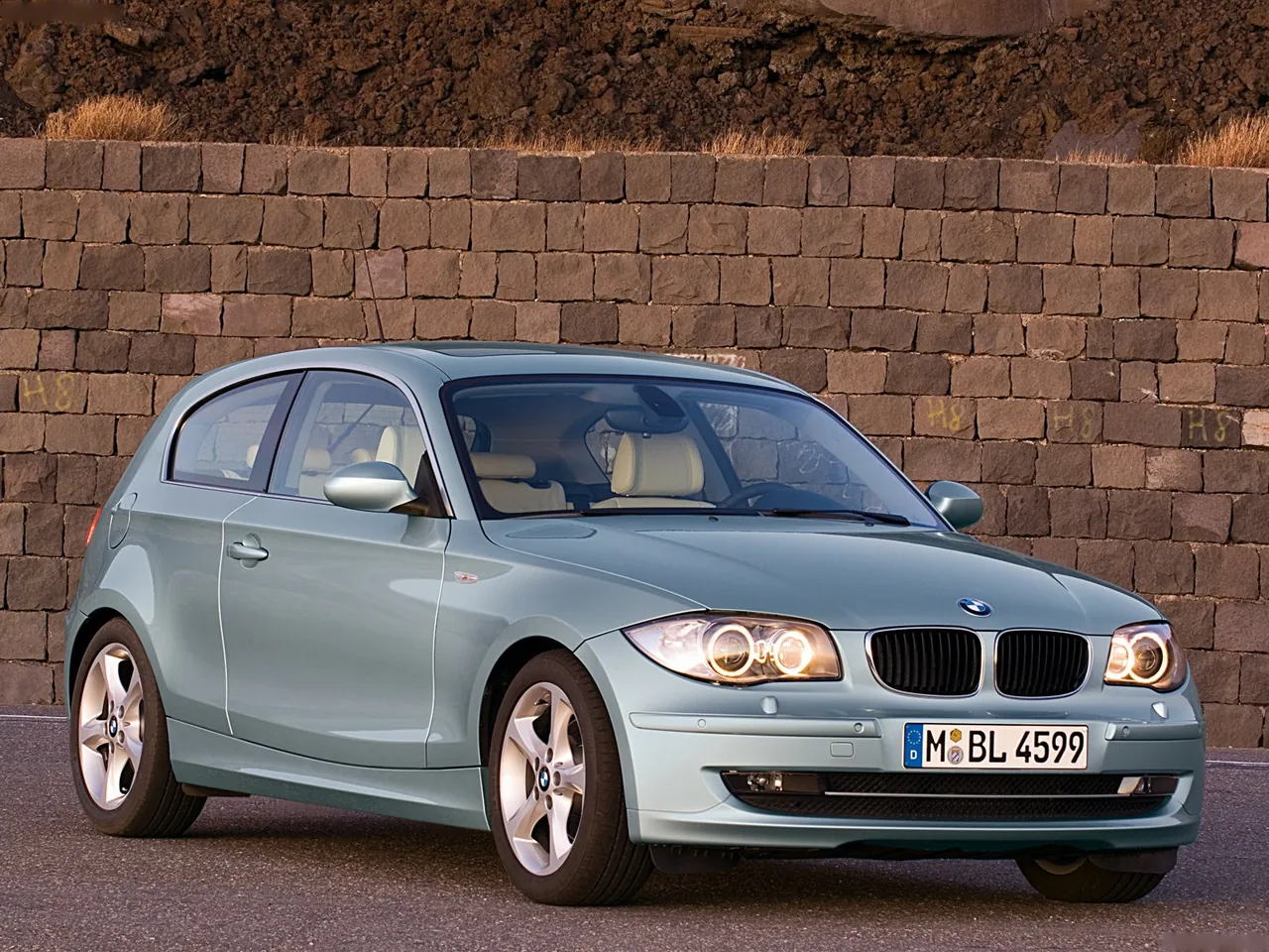 BMW 1-Series 3-door (2008)