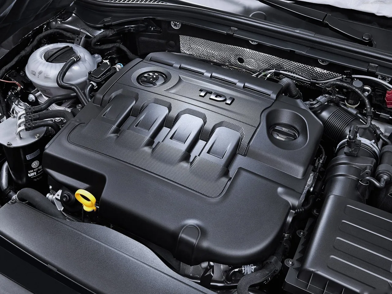 Skoda Superb (2016) – motorový prostor