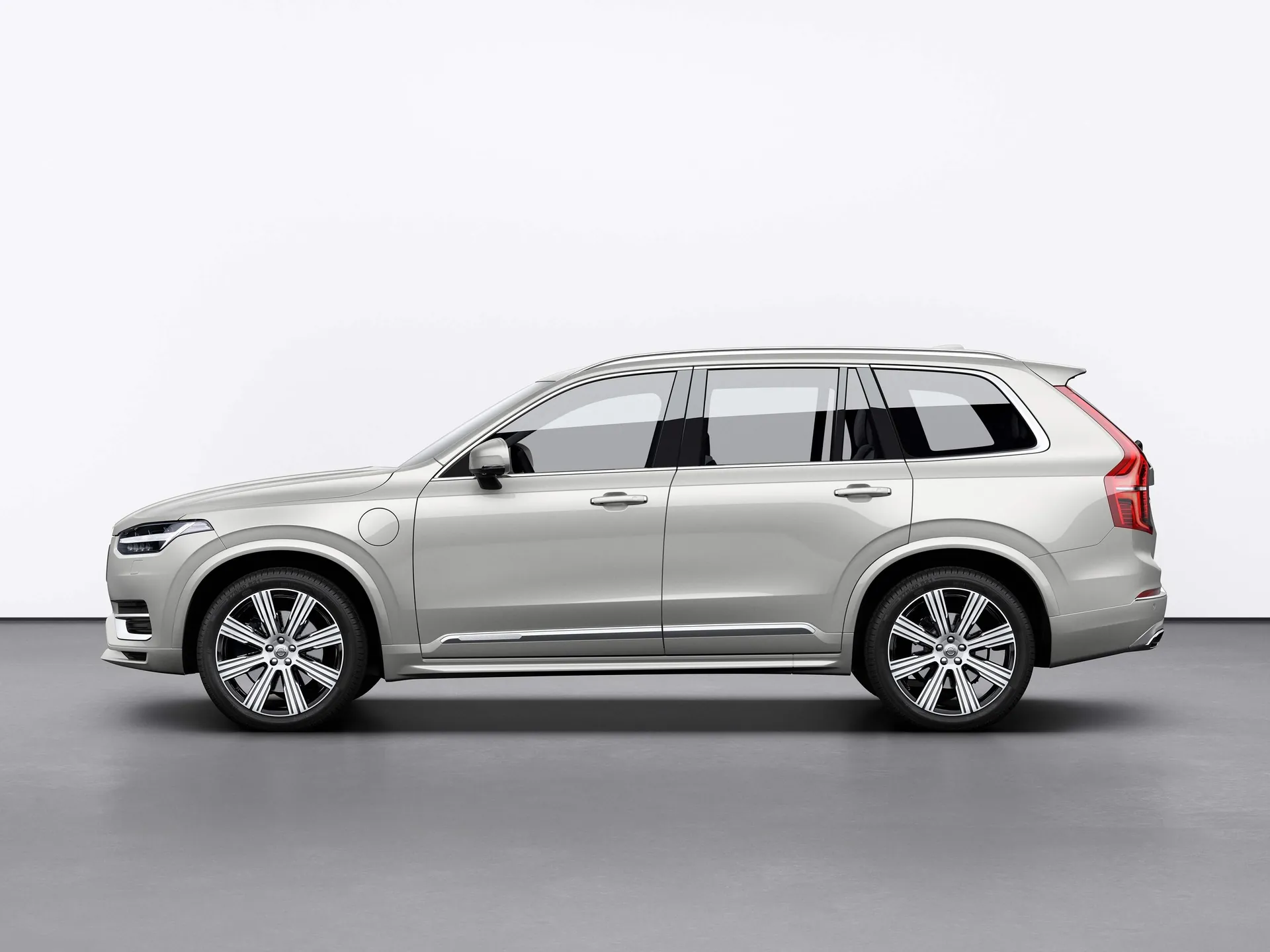 Volvo XC90 (2020) – boční profil