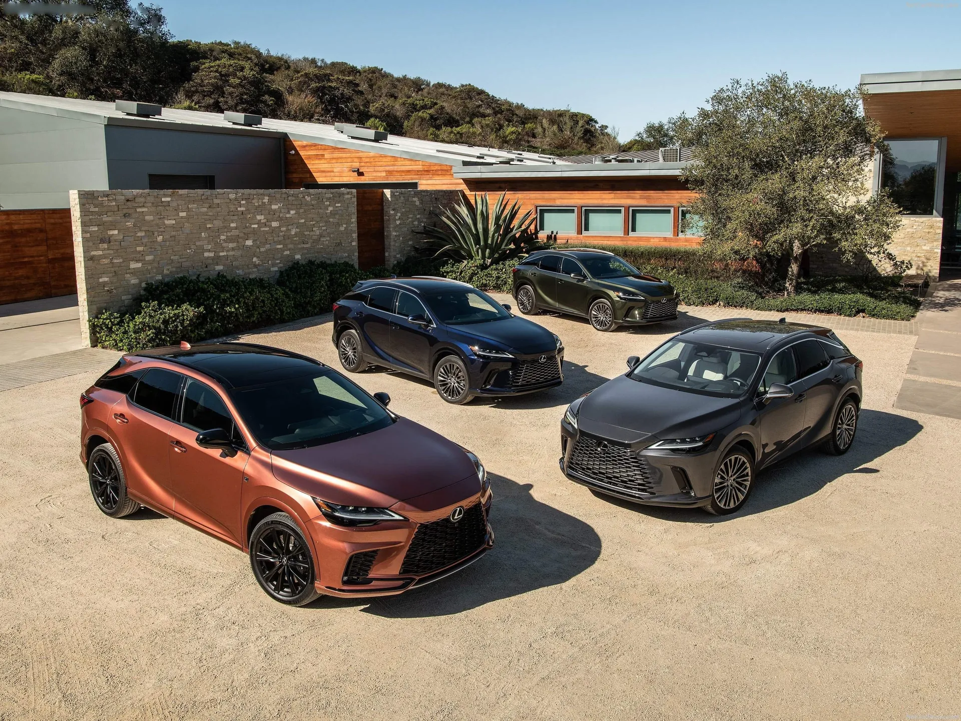 Lexus RX [US] (2023) - Group Shot