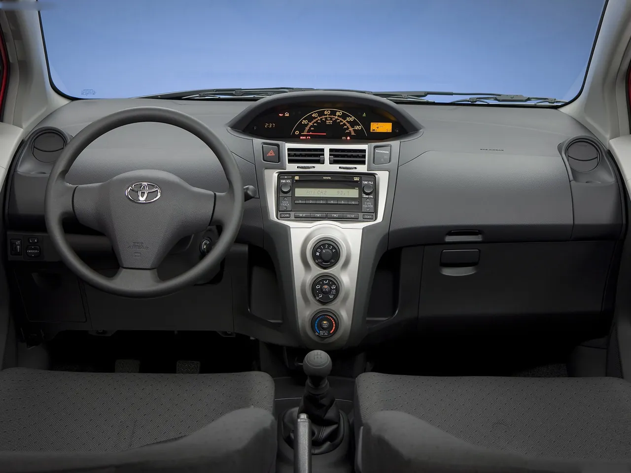 Toyota Yaris 3-door (2009) – interiér