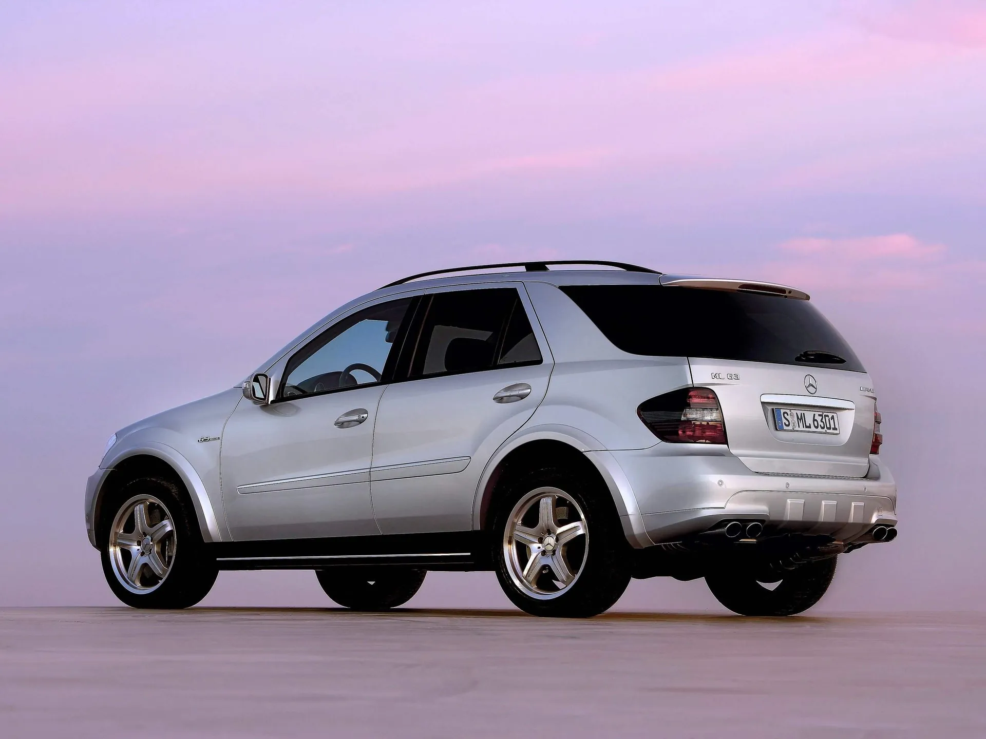 Mercedes-Benz ML 63 AMG (2006) - Rear Three-Quarter