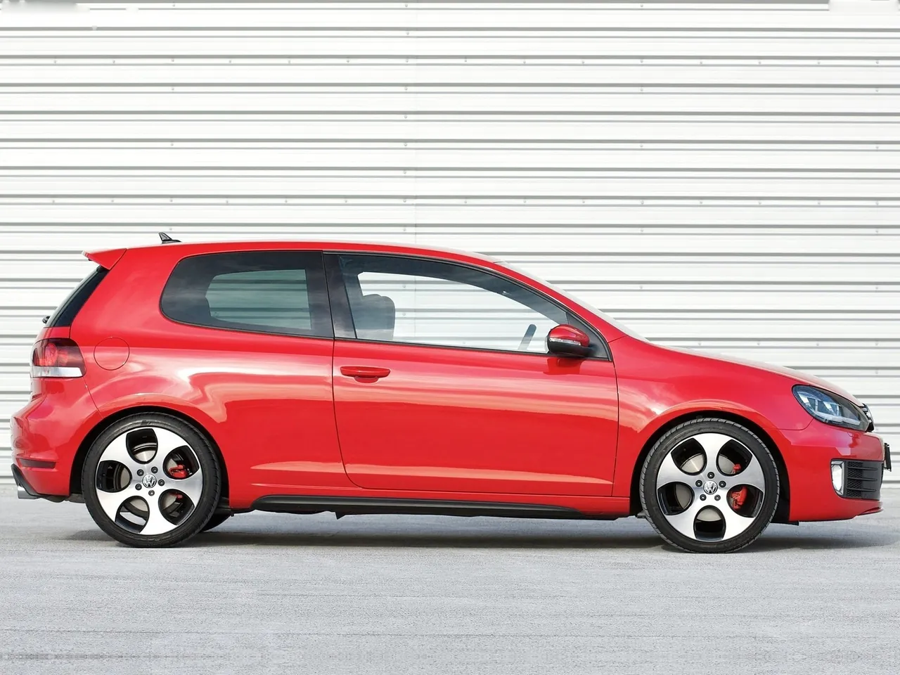 Volkswagen Golf GTI (2010) - Side Profile