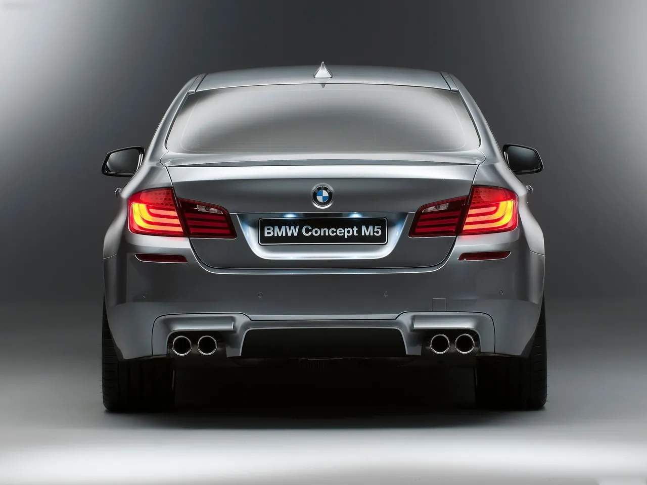 BMW M5 Concept (2011) – zezadu