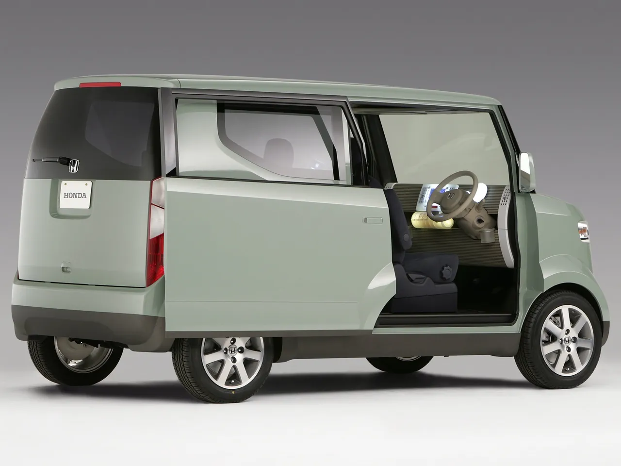 Honda Step Bus Concept (2006) – zadní tříčtvrteční pohled