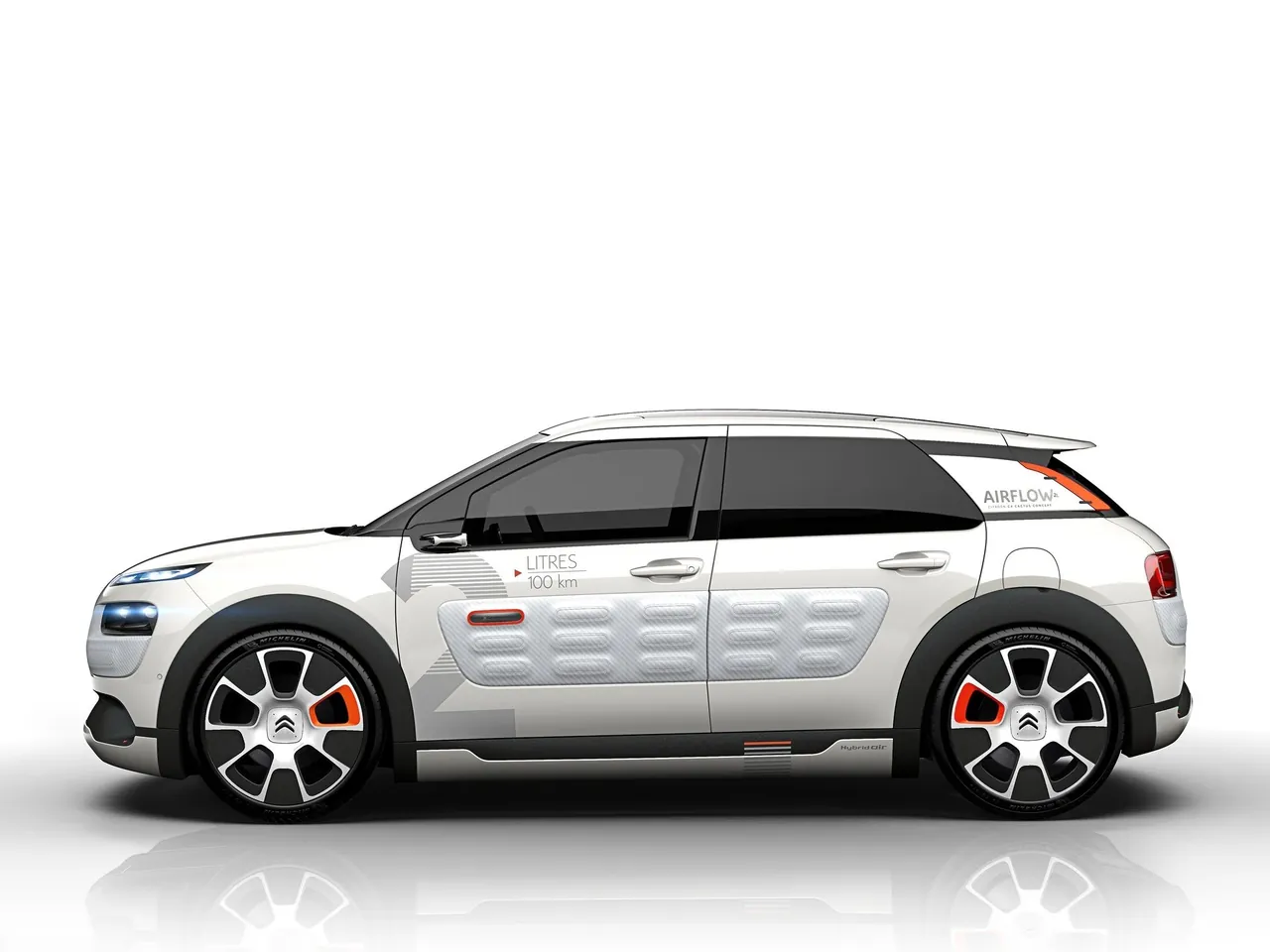 Citroen C4 Cactus Airflow 2L Concept (2014) – boční profil