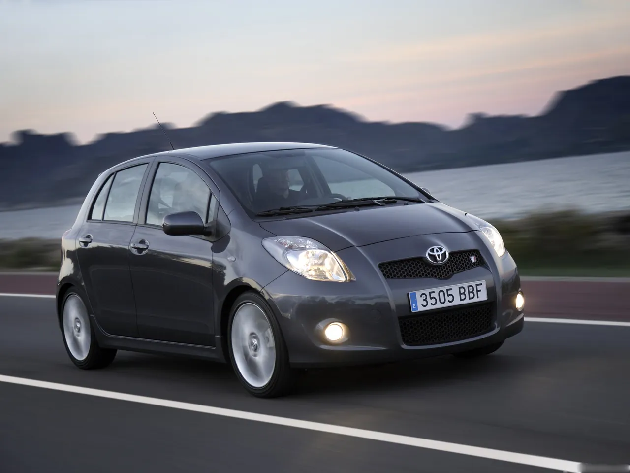 Toyota Yaris TS (2007)