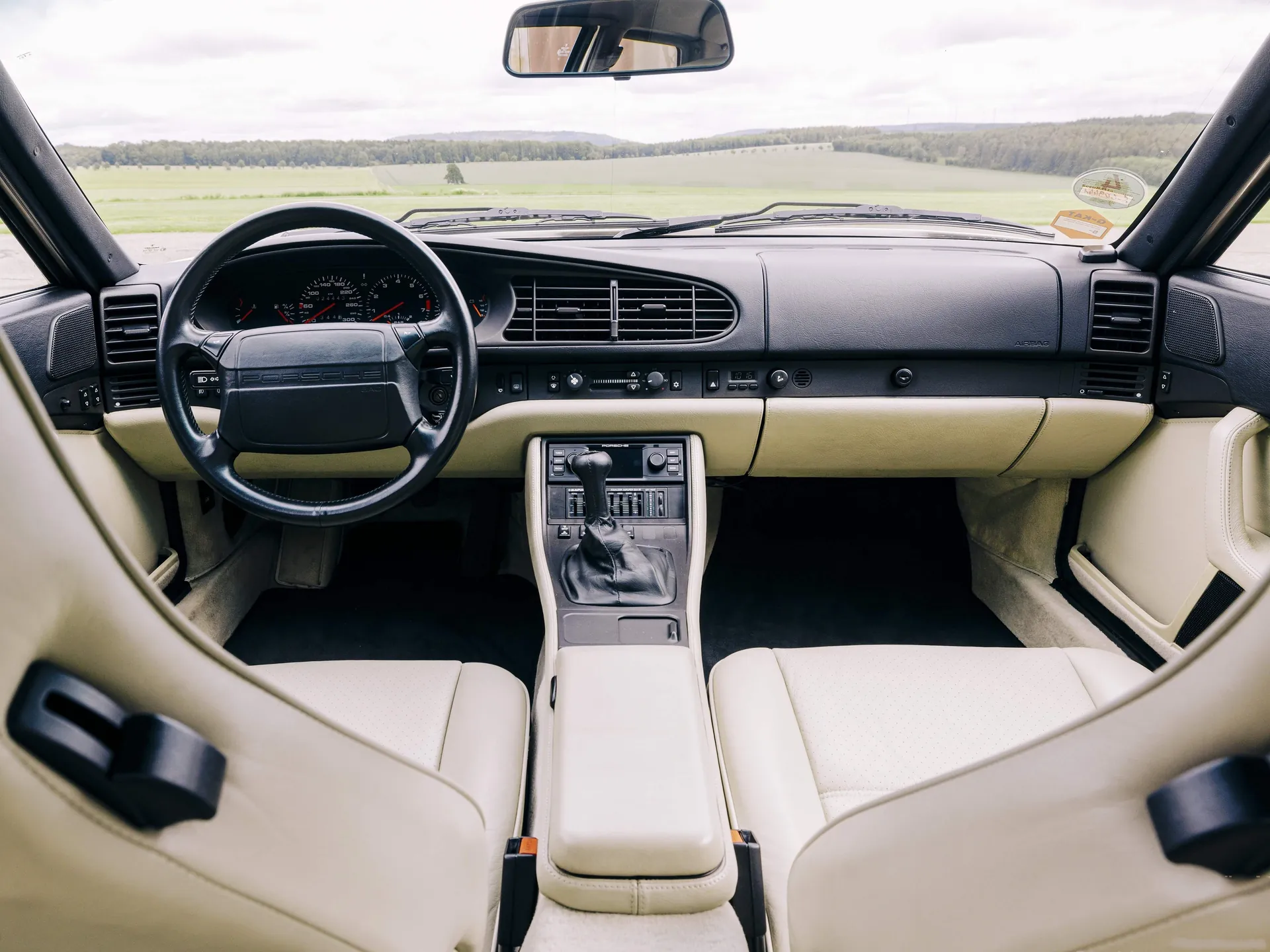 Porsche 944 Turbo Coupe (1989) - Interior