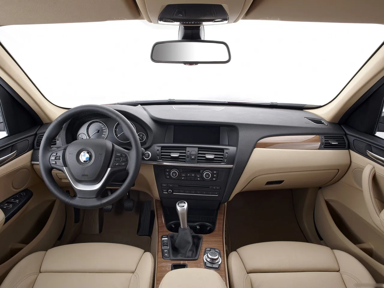 BMW X3 (2011) – interiér