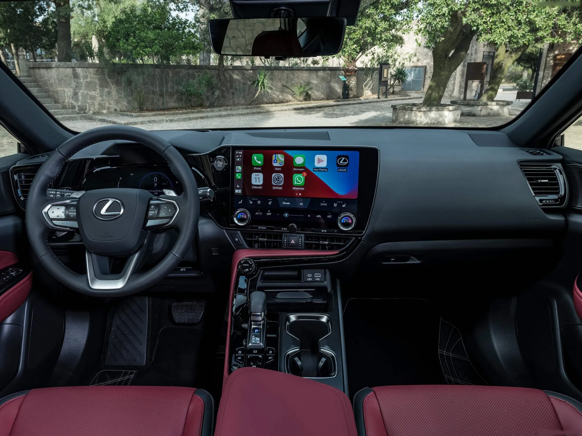 Lexus NX [EU] (2022) – interiér