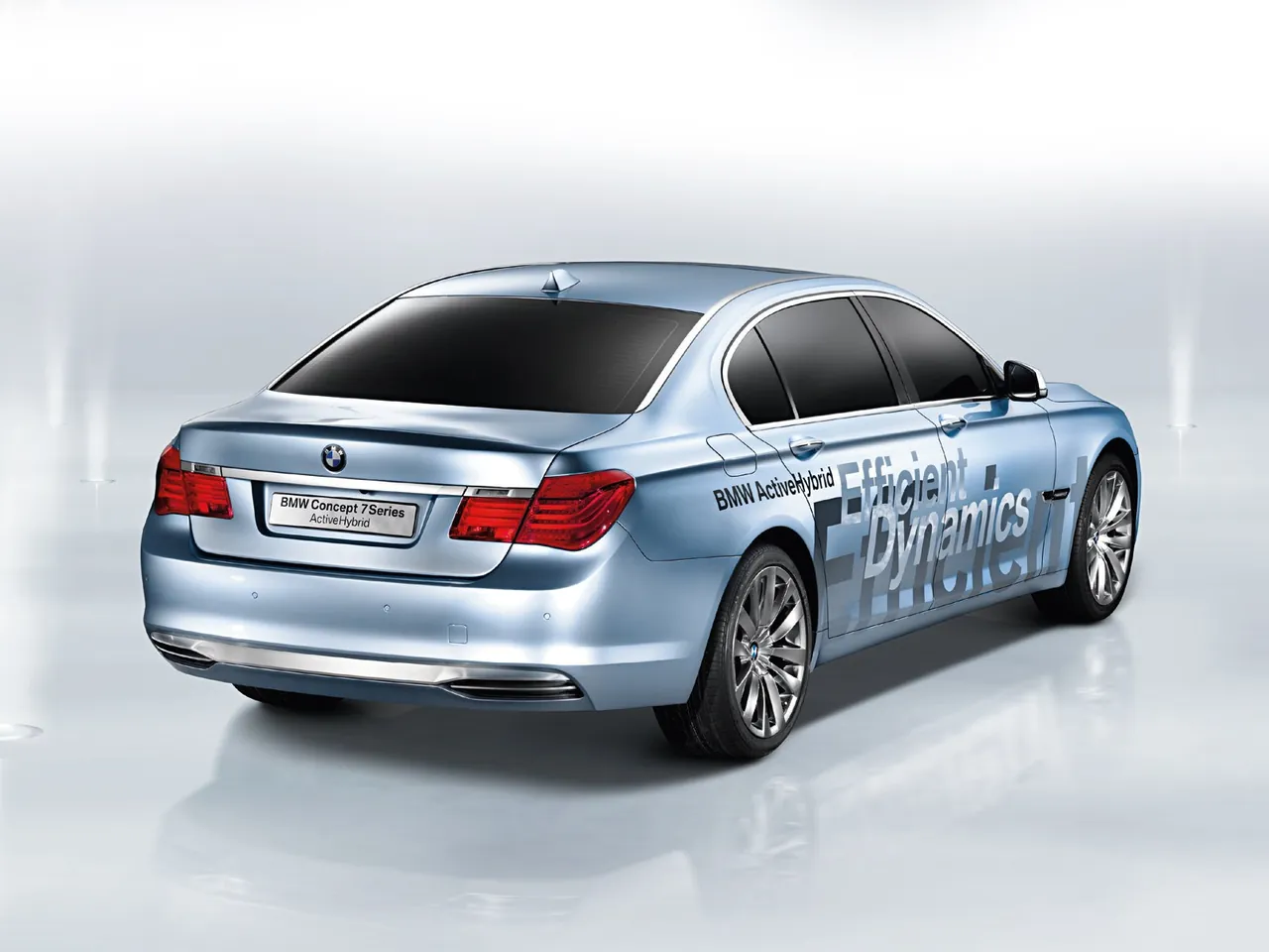 BMW 7-Series ActiveHybrid Concept (2008) – zadní tříčtvrteční pohled