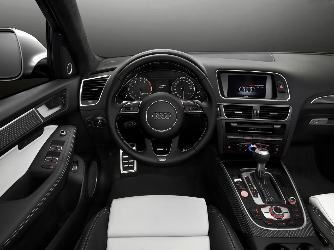 Audi SQ5 3.0 TFSI (2014) – interiér