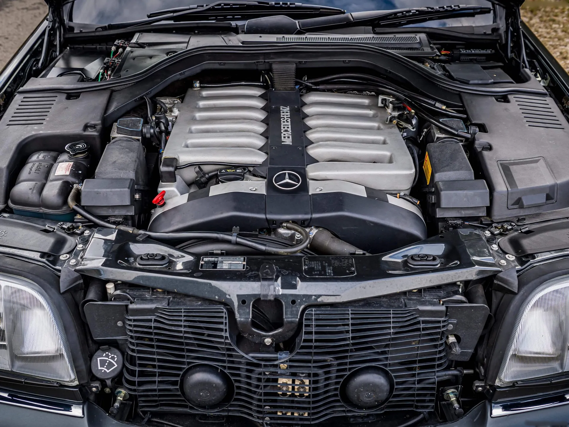 Mercedes-Benz 600 SEL W140 (1991) - Engine Bay