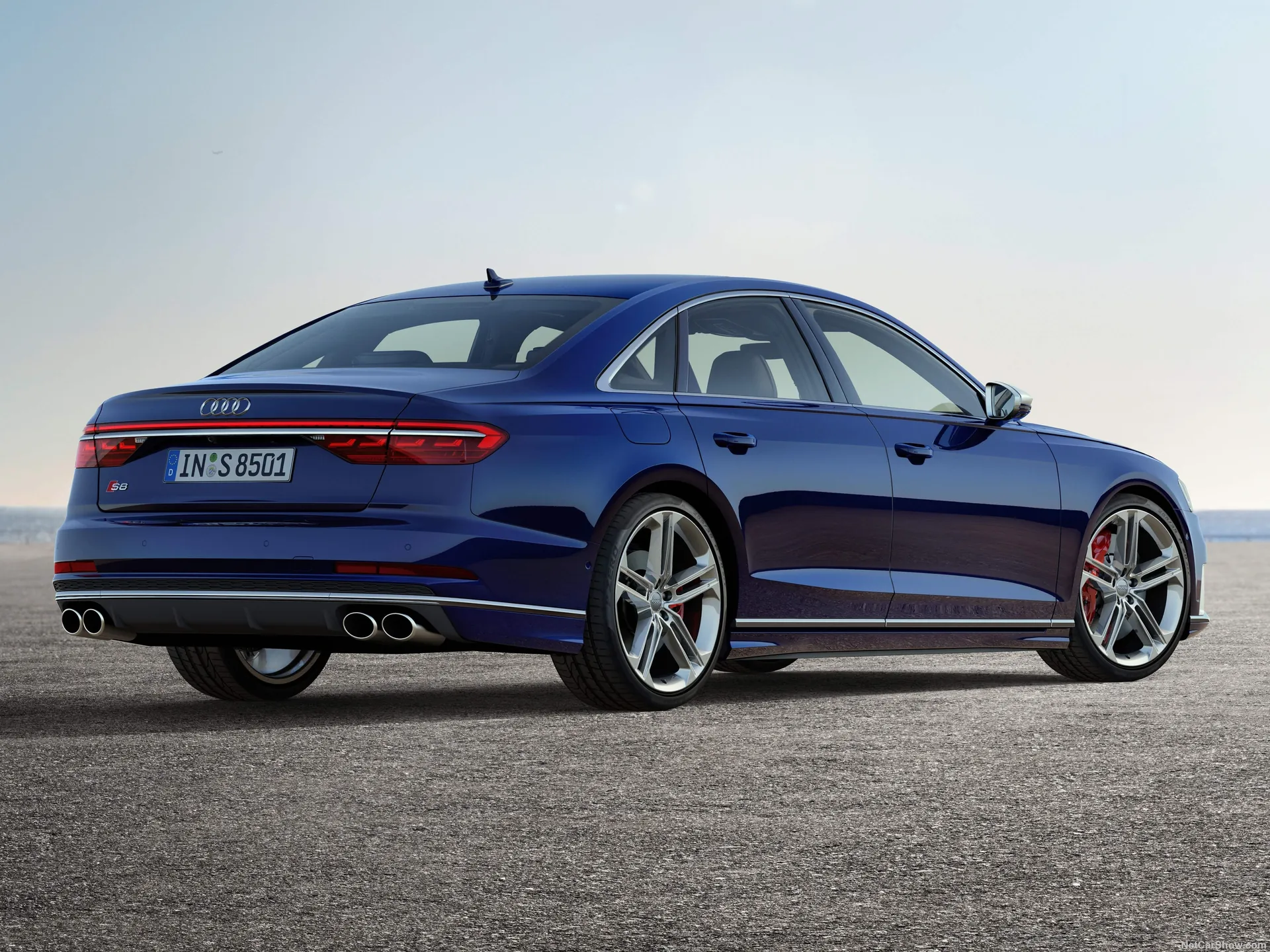 Audi S8 (2020) – zadní tříčtvrteční pohled