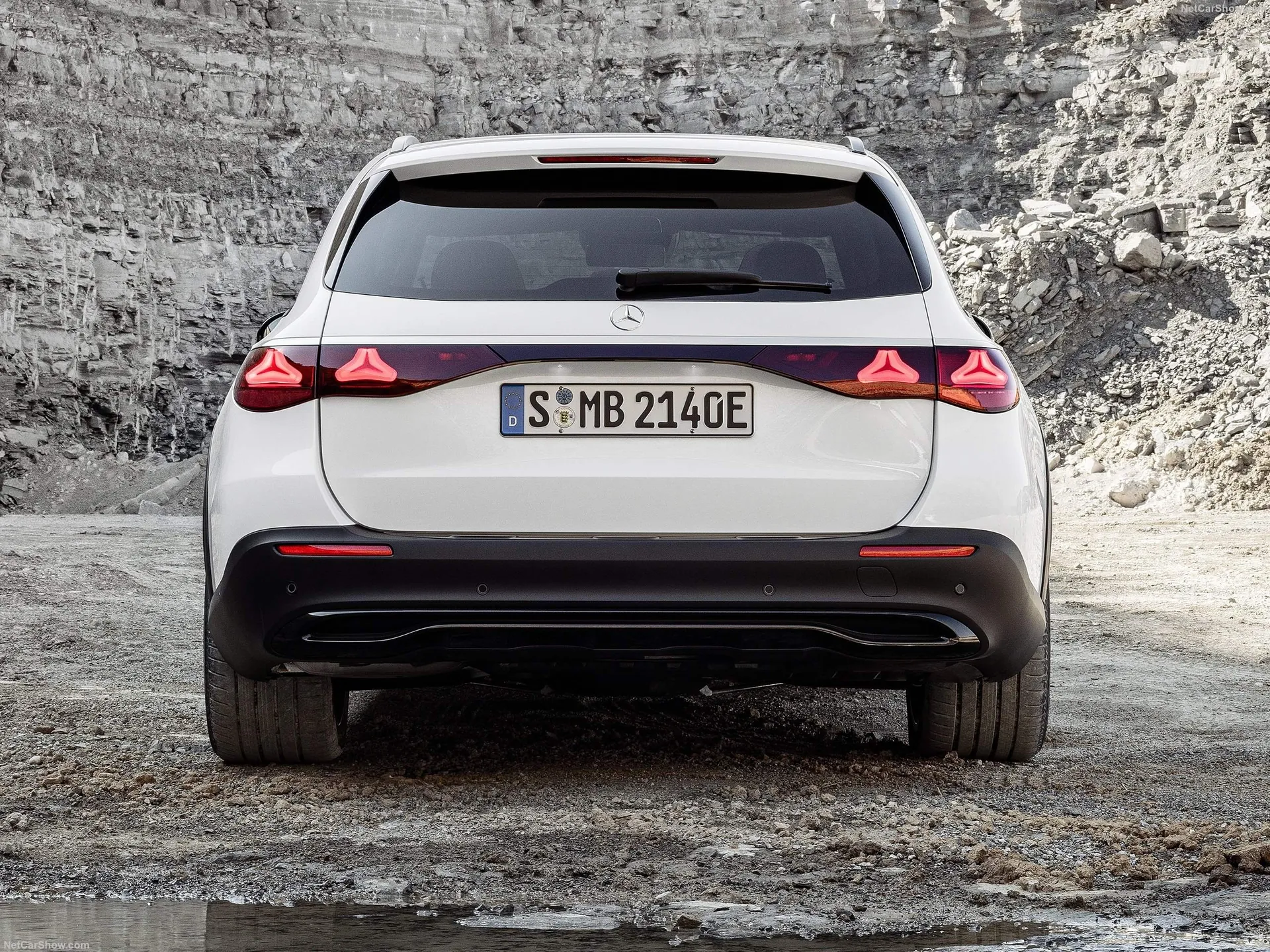 Mercedes-Benz E-Class All-Terrain (2024) - Rear