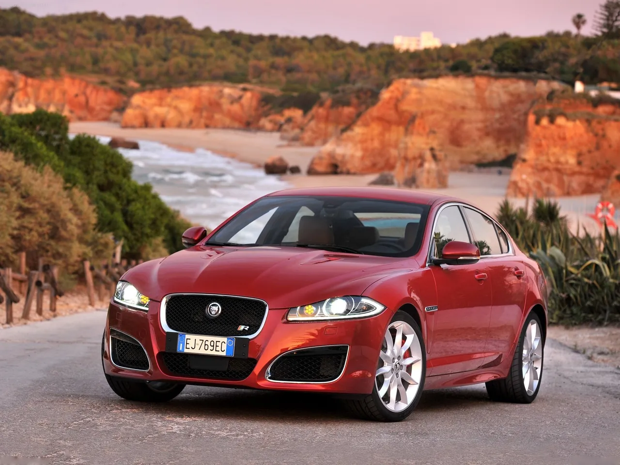 Jaguar XFR (2012)