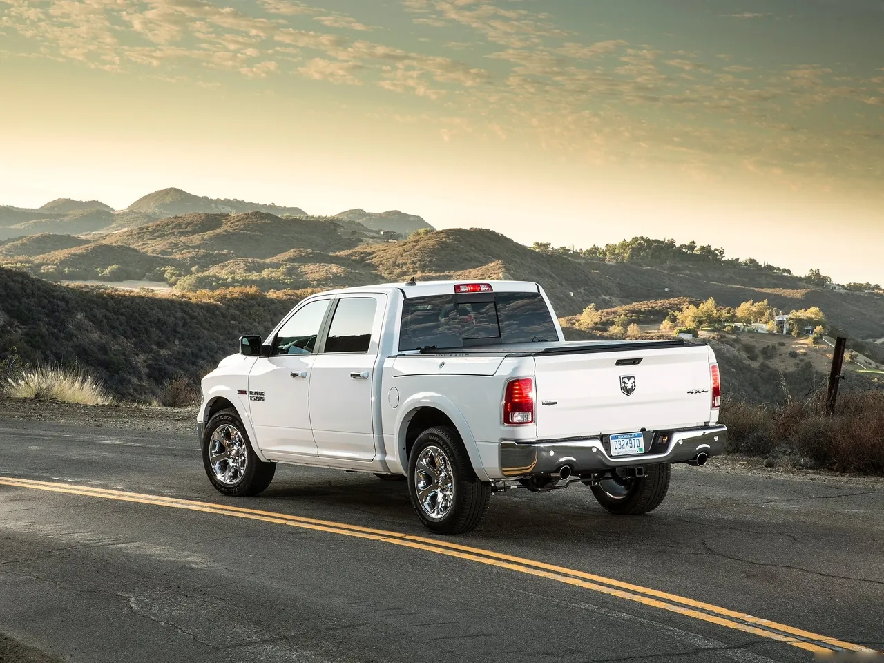 Ram 1500 (2014) – zadní tříčtvrteční pohled