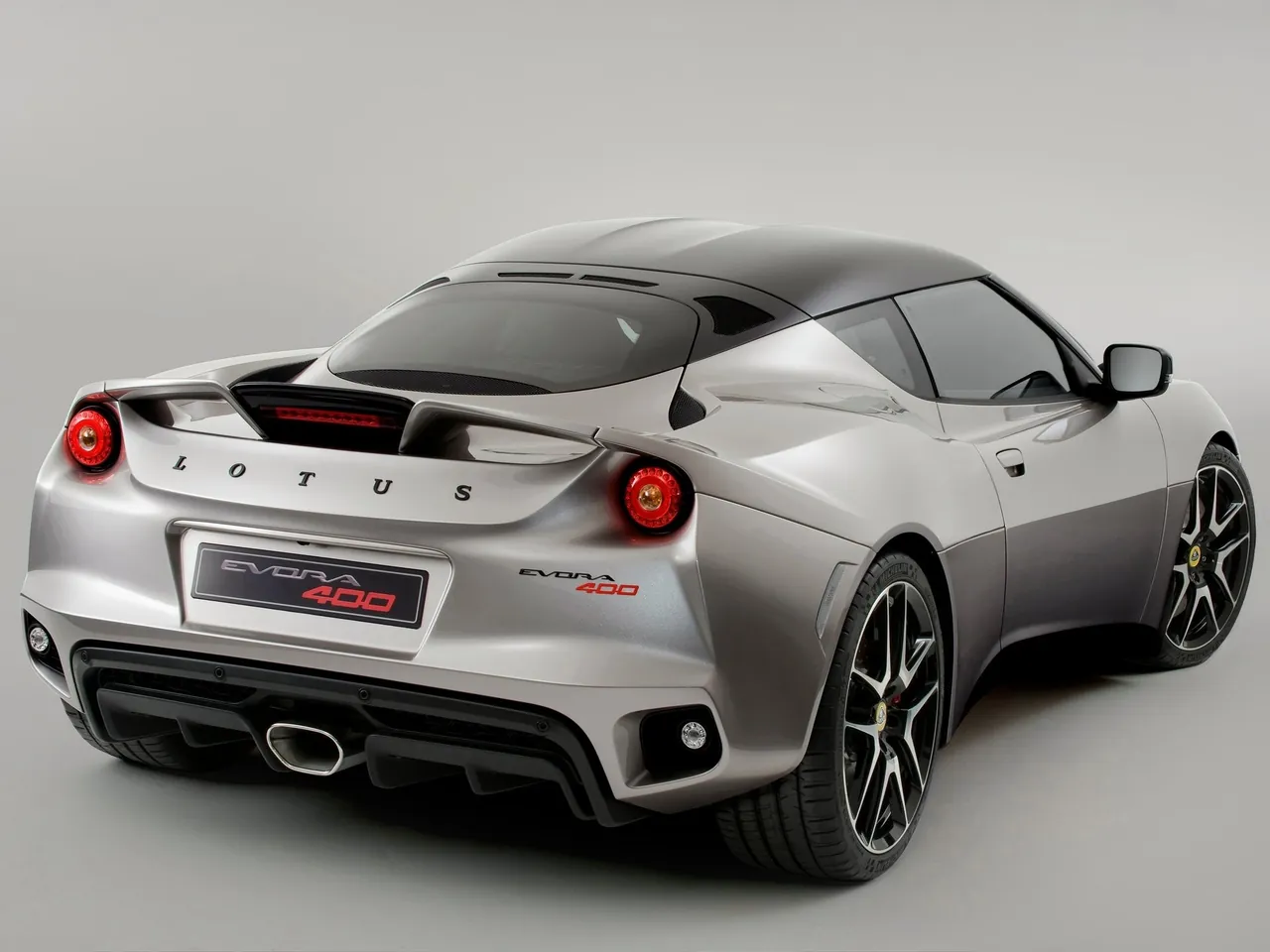 Lotus Evora 400 (2016) – zadní tříčtvrteční pohled