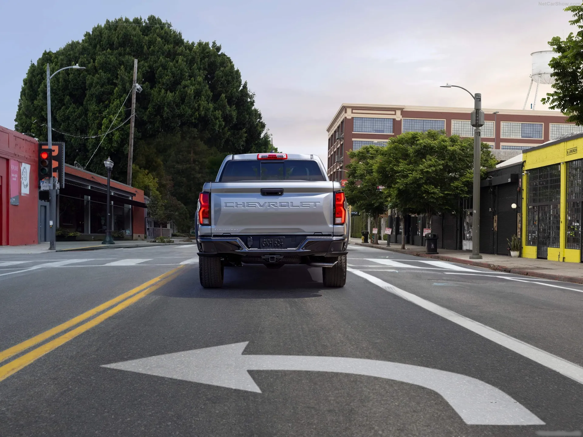 Chevrolet Colorado (2023) – zezadu