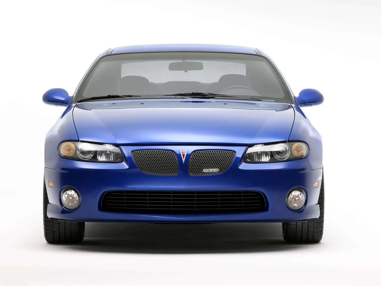 Pontiac GTO 5.7 (2004) – zepředu