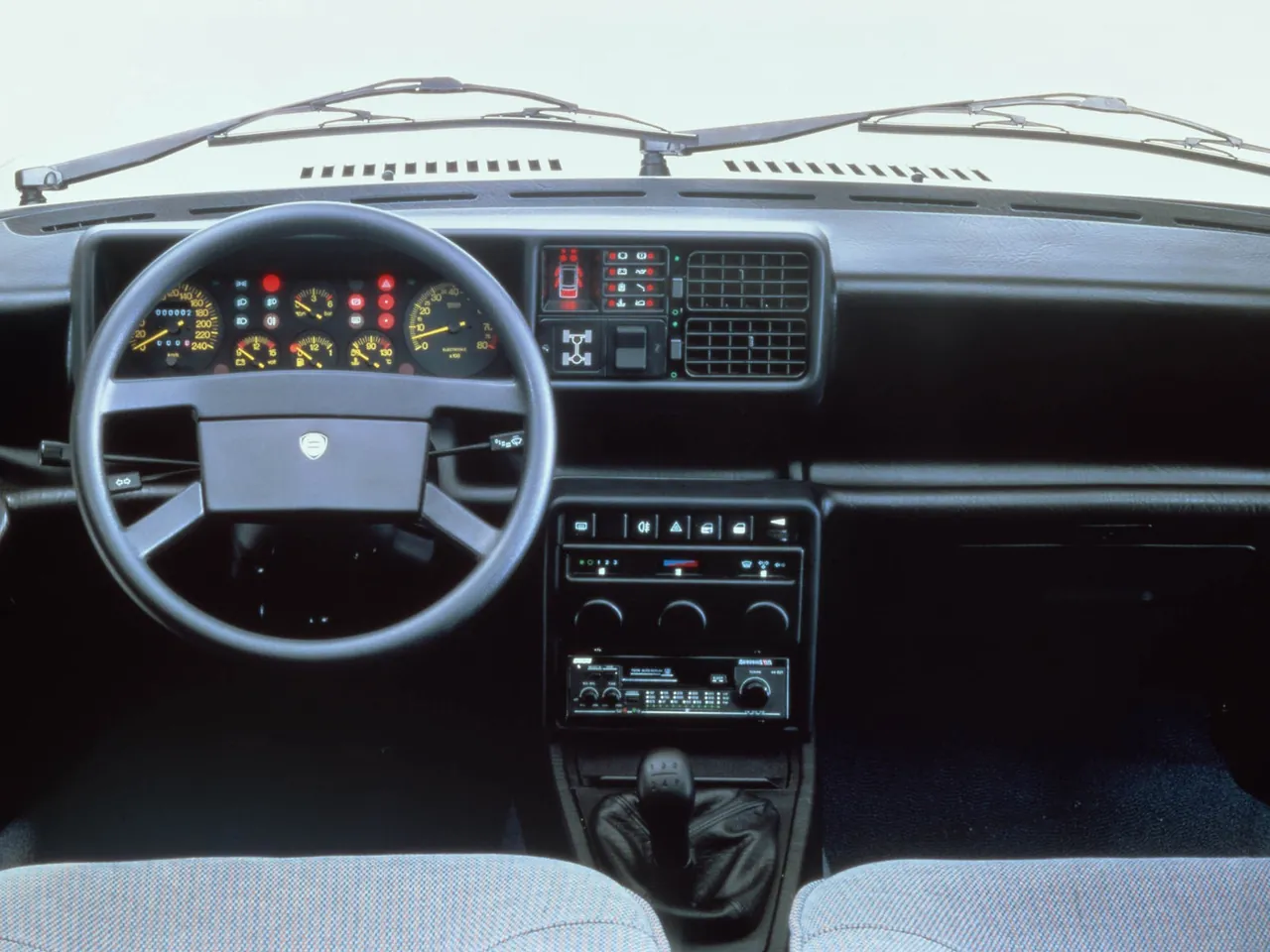 Lancia Prisma (1986) – interiér