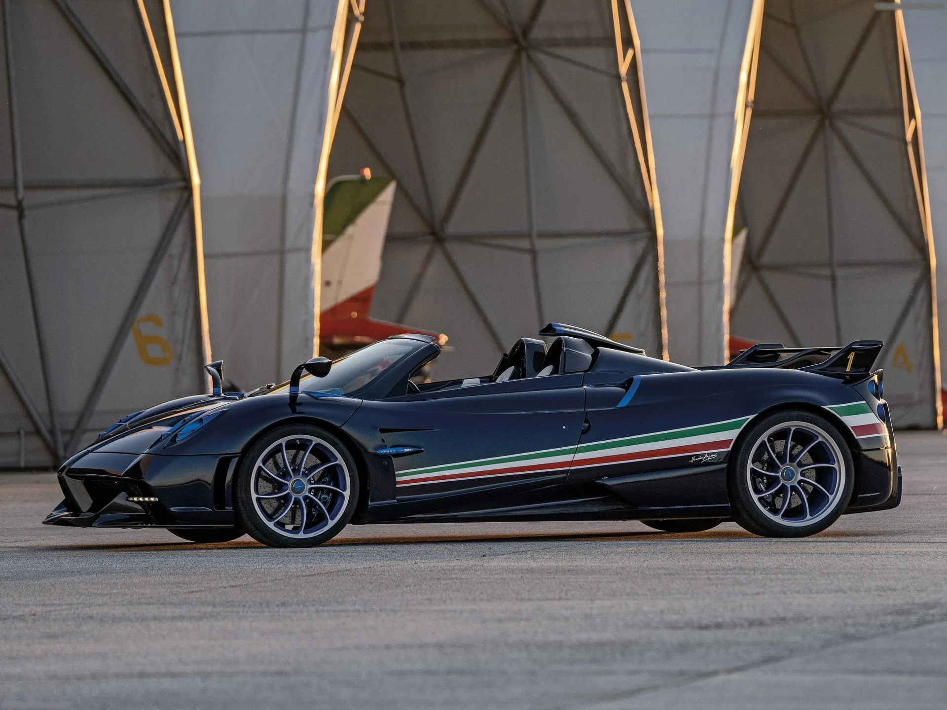 Pagani Huayra Tricolore (2021) – boční profil