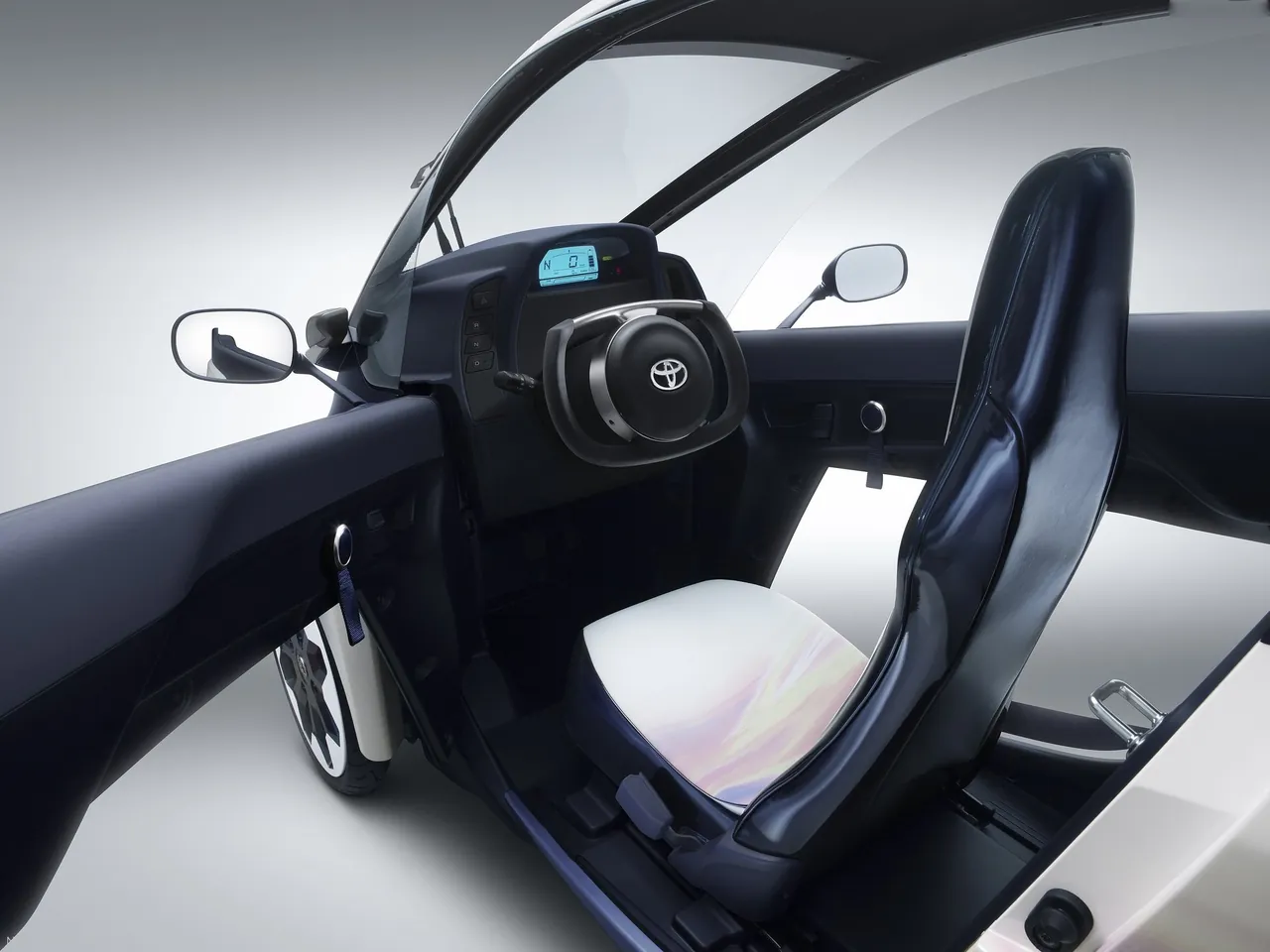 Toyota i-Road Concept (2013) – interiér
