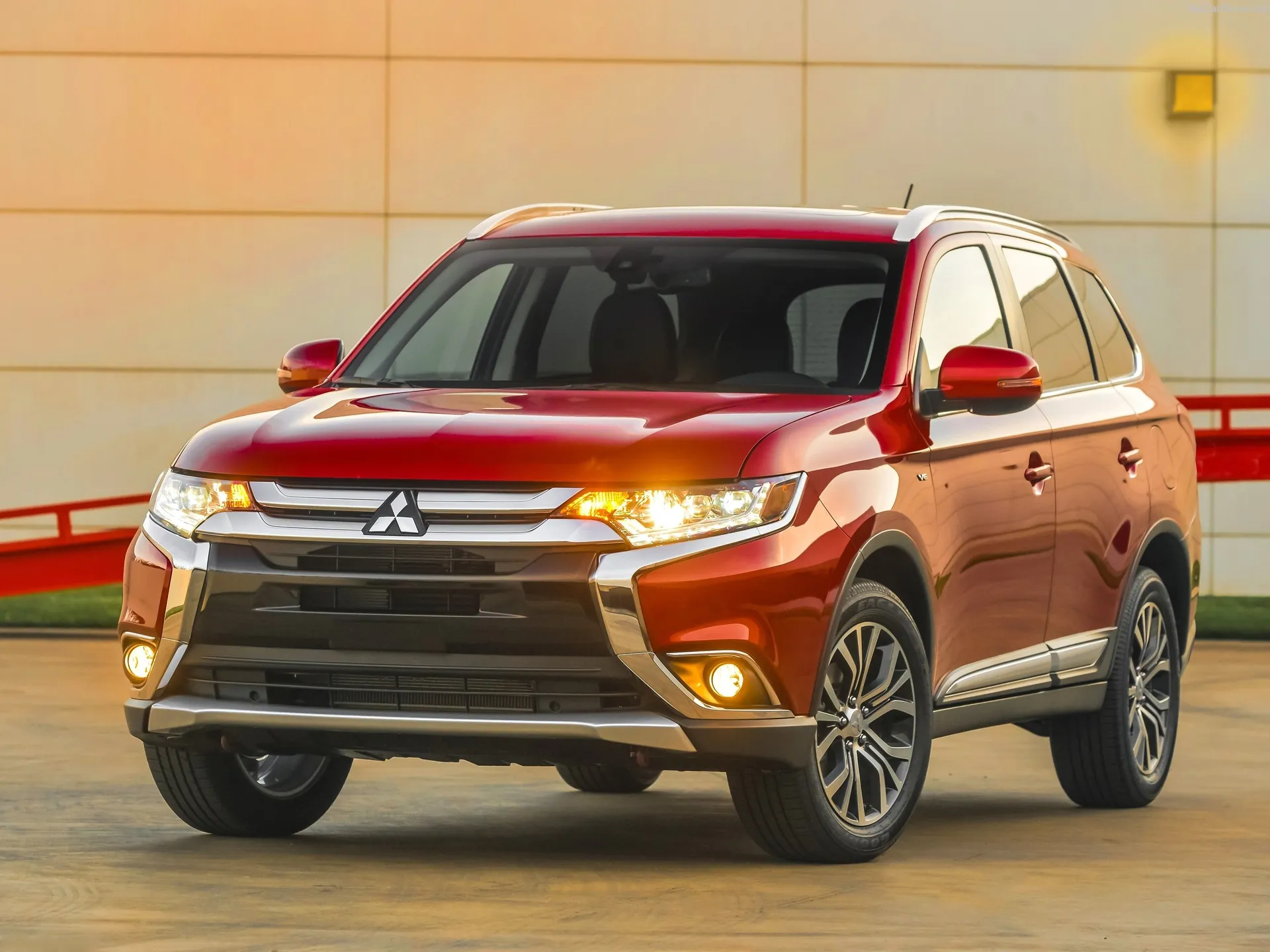 Mitsubishi Outlander (2016)