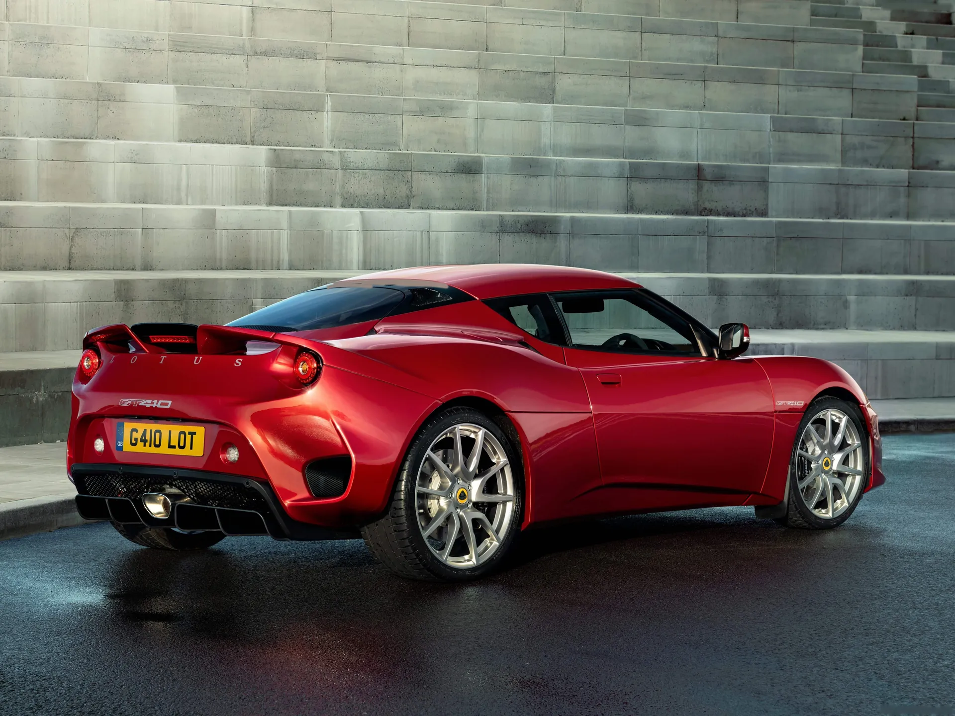 Lotus Evora GT410 (2020) – zadní tříčtvrteční pohled