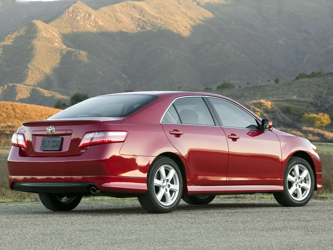 Toyota Camry SE (2007) - Rear Three-Quarter