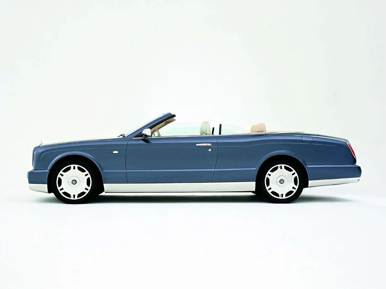 Bentley Arnage Drophead Coupe (2005) – boční profil
