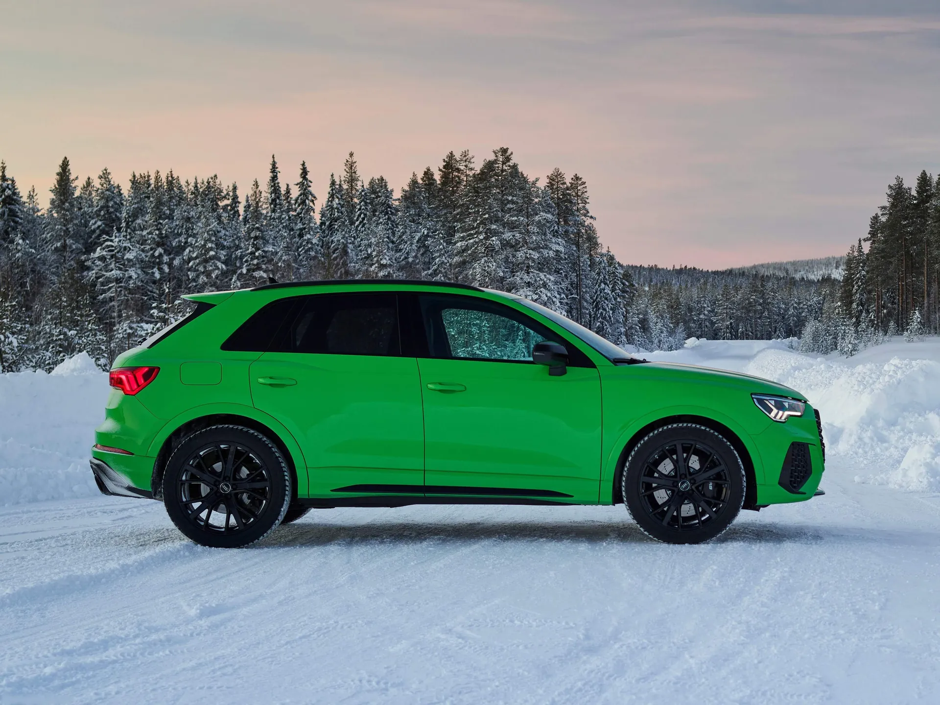 Audi RS Q3 (2020) – boční profil
