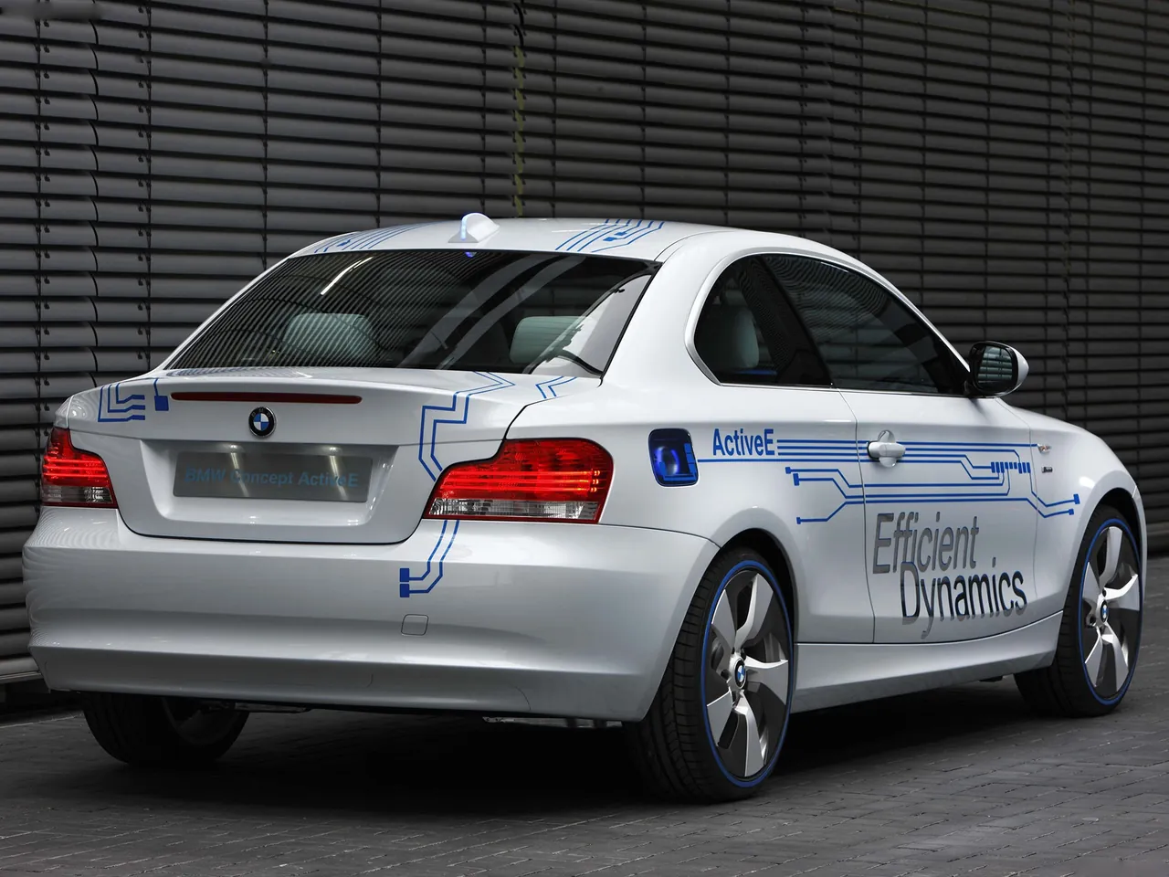 BMW ActiveE Concept (2010) – zadní tříčtvrteční pohled