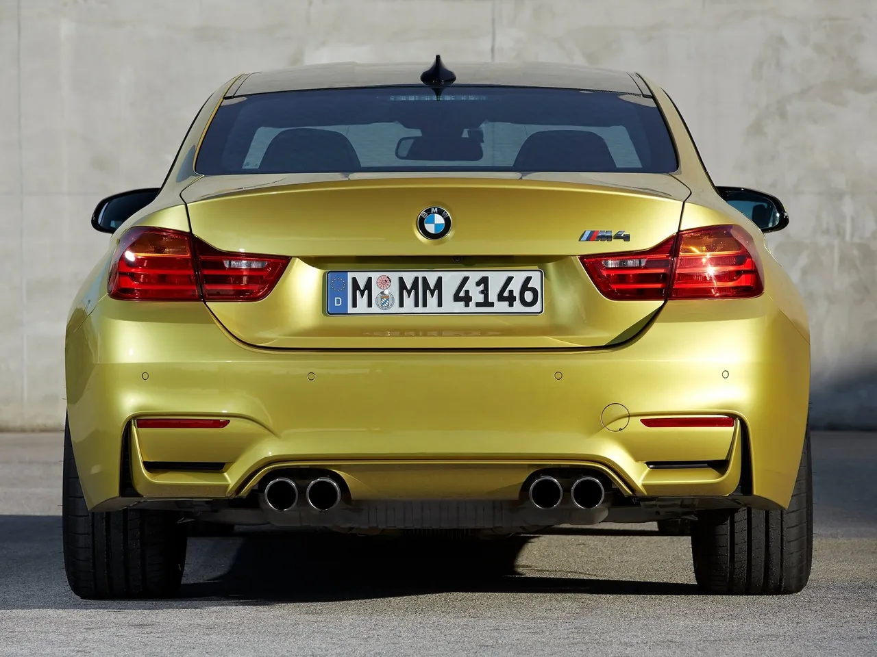 BMW M4 Coupe (2015) - Rear